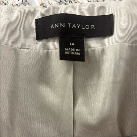 Ann Taylor jacket - Picture 5 of 7